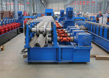 China Automatische Metallrolle, die Maschine mit innerem Handbuch Decoile des Durchmesser-500mm bildet fournisseur